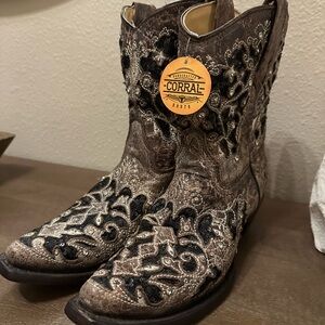 Corral Distressed Brown and Black Embroidered Boots